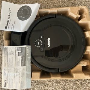 New: Shark Ion Robot Vacuum AV750 series (with charger)